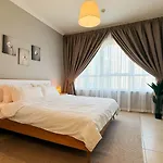 Jbr Marvel: 2Br Marina Oasis - Prime Location!
