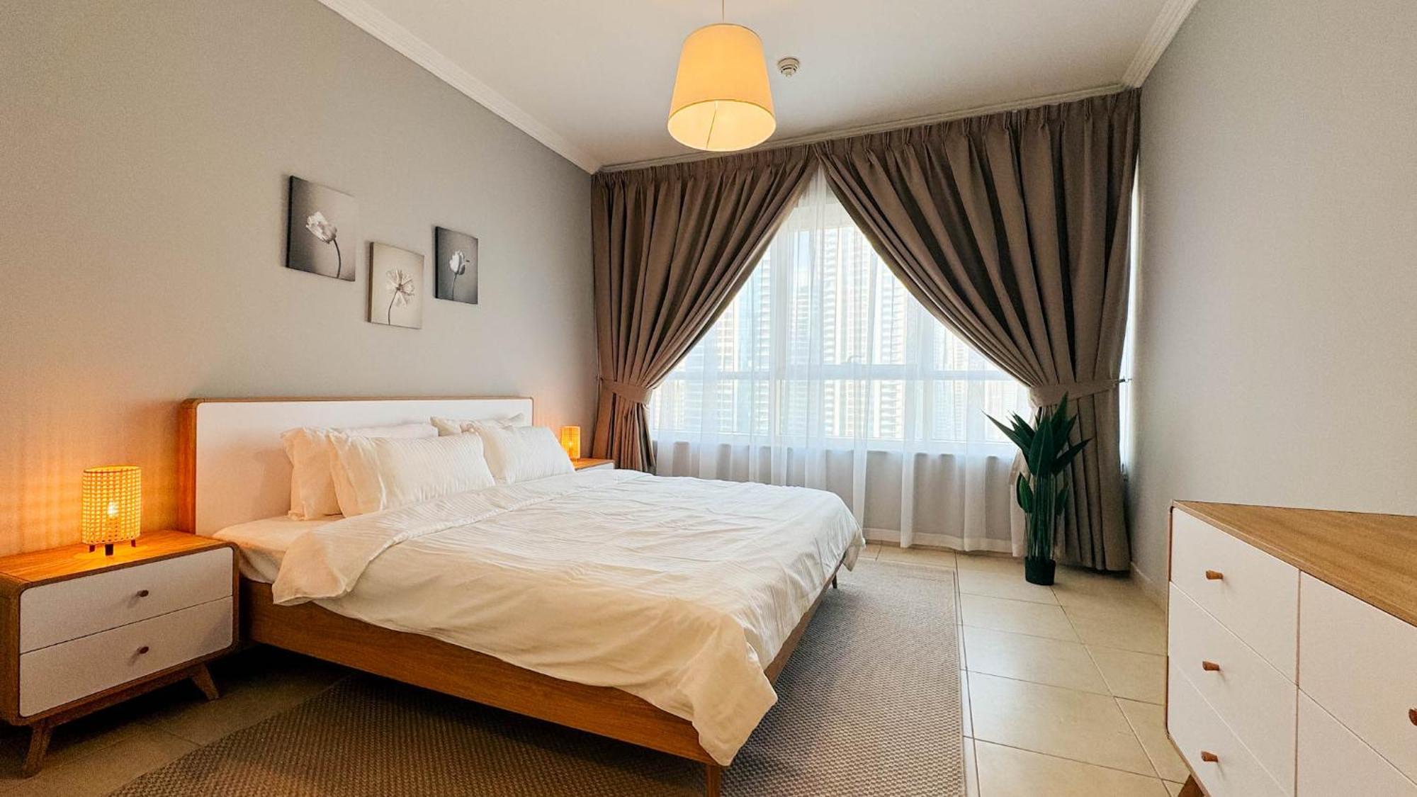 Apartment Jbr Marvel: 2br Marina Oasis - Prime Location!
