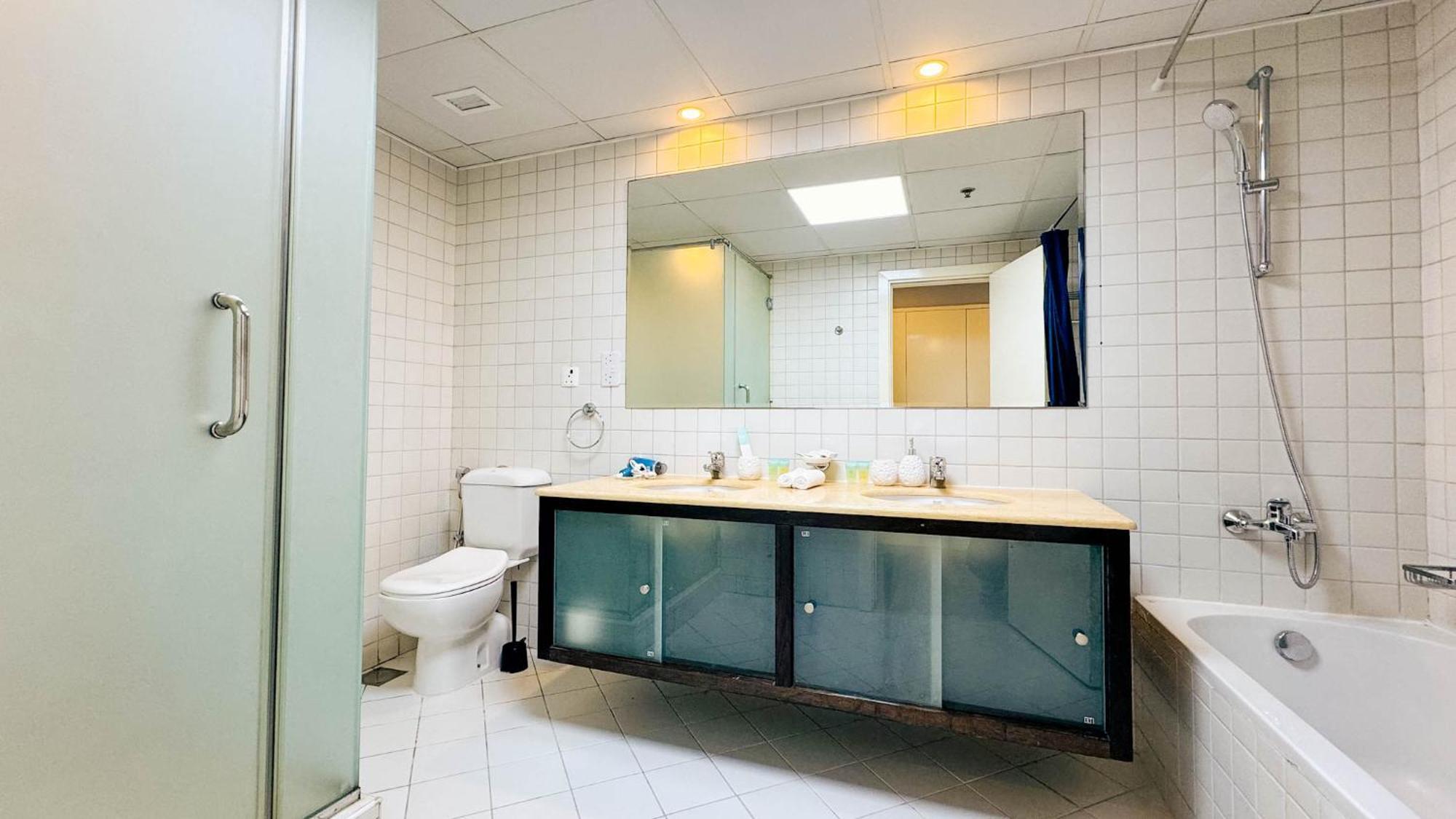 Apartment Jbr Marvel: 2br Marina Oasis - Prime Location!